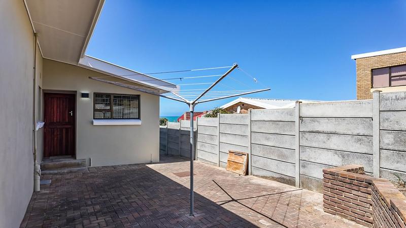 5 Bedroom Property for Sale in Jongensfontein Western Cape